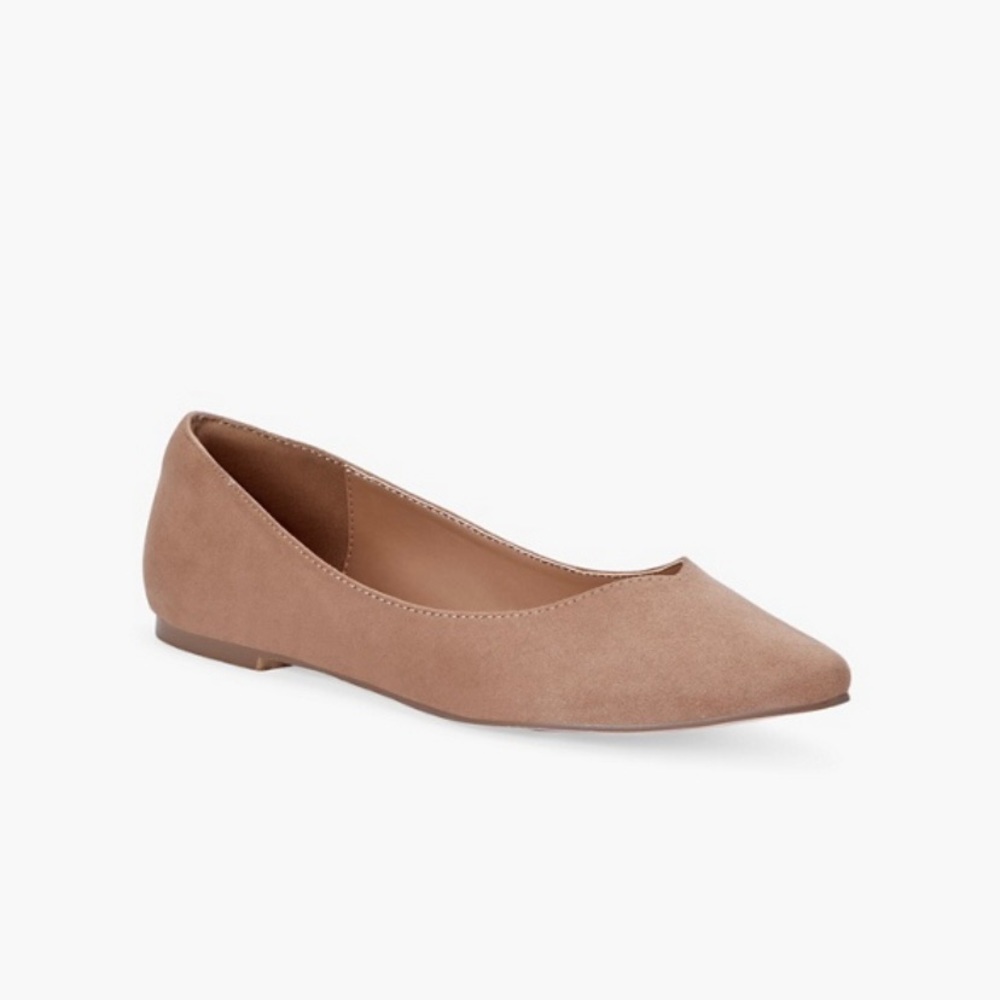 Pointed toe flats